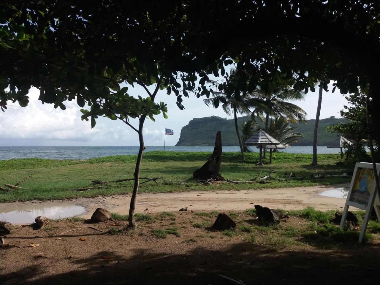 The Reef Beach Huts Hotel Vieux Fort Exterior photo
